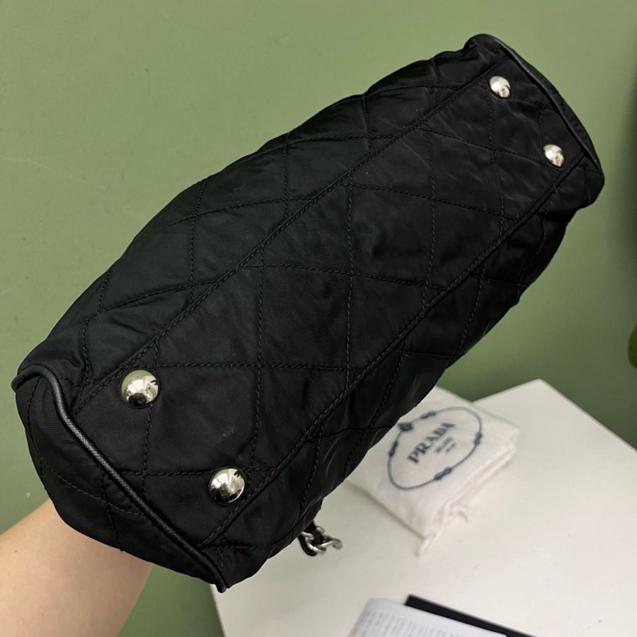 Prada普拉達降落傘布靈感保齡球包-6