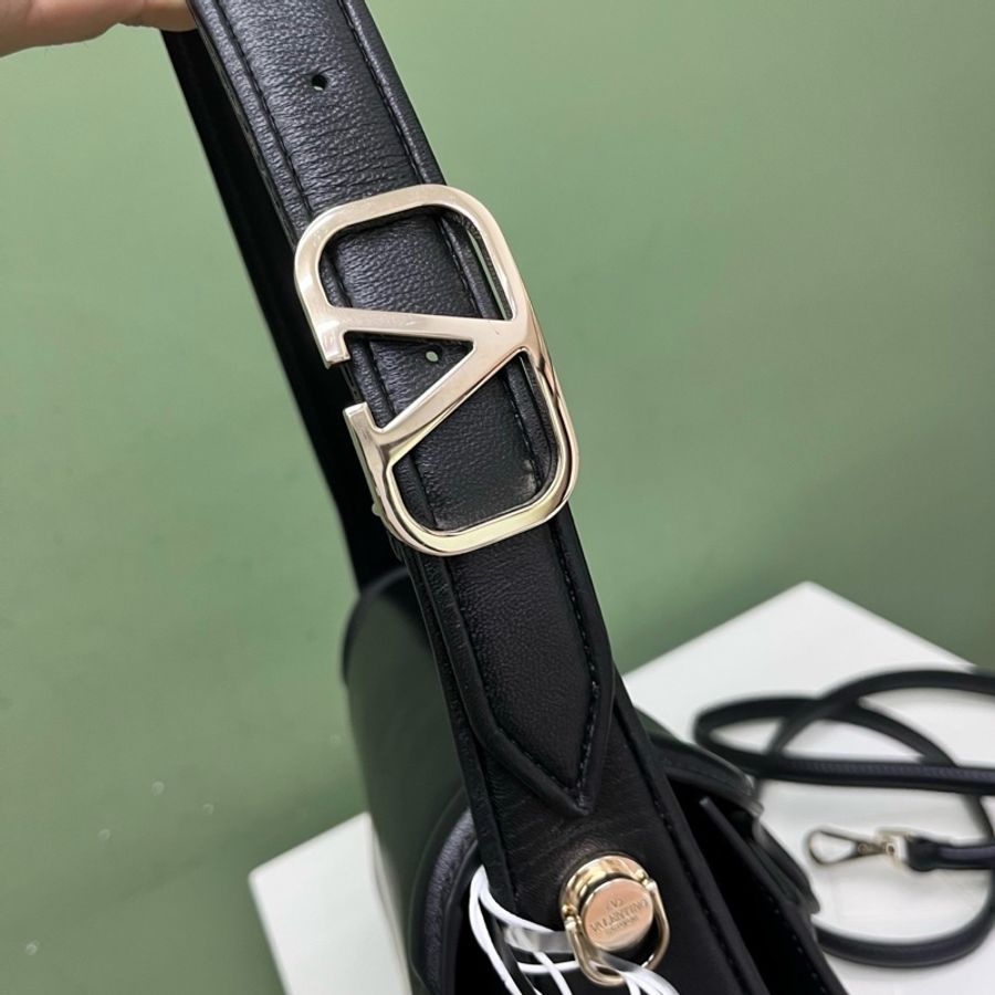 華倫天奴Valentino法棍包-2