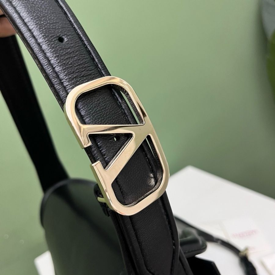華倫天奴Valentino法棍包-12