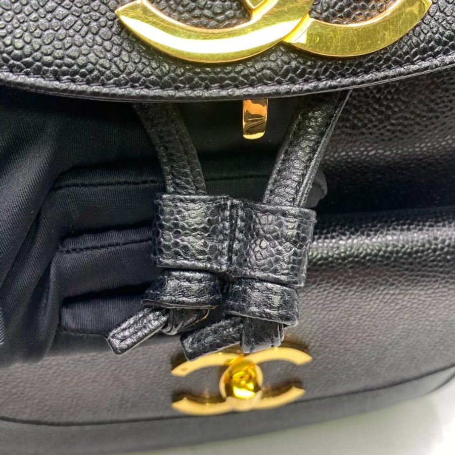 Chanel香奈兒黑金大雙C 扣魚子醬雙肩包-23