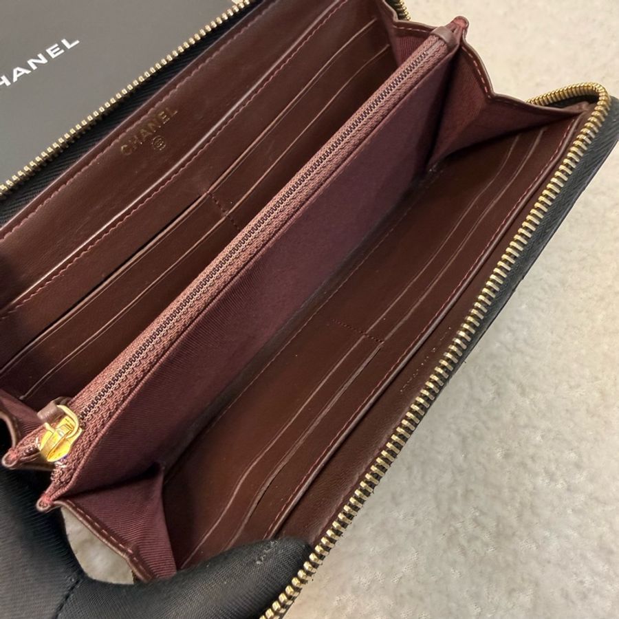 Chanel 黑羊皮金釦8卡ㄇ拉長夾-4