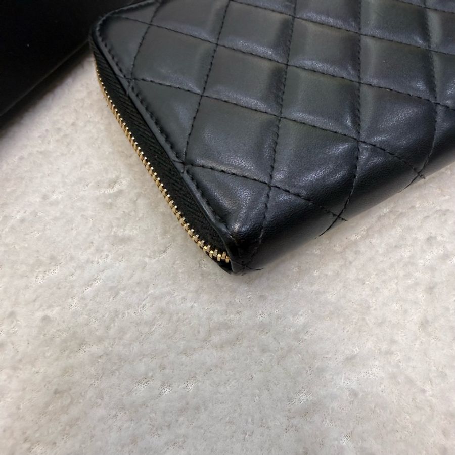 Chanel 黑羊皮金釦8卡ㄇ拉長夾-9