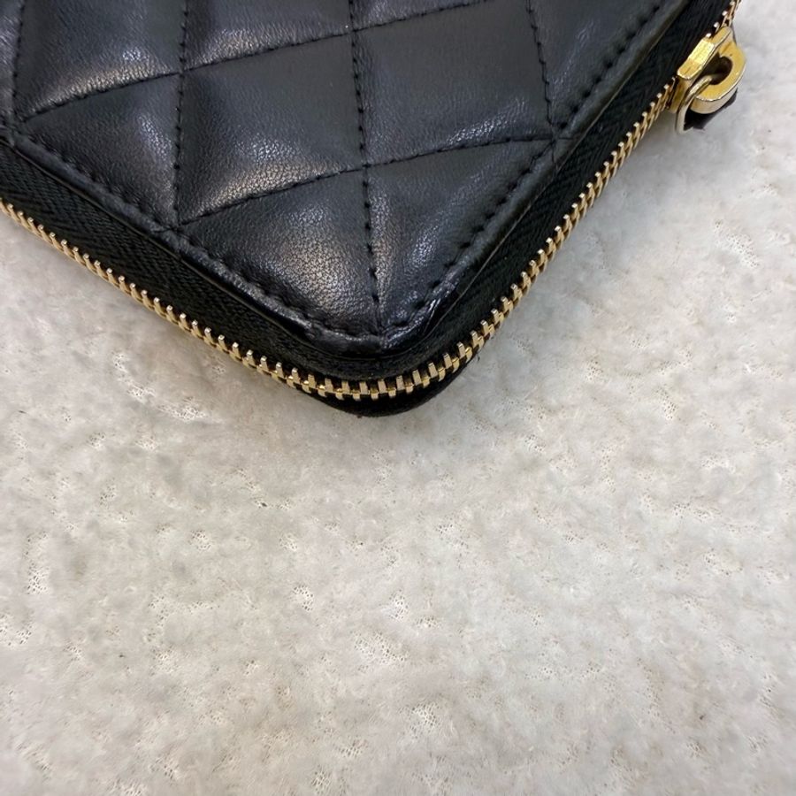 Chanel 黑羊皮金釦8卡ㄇ拉長夾-11