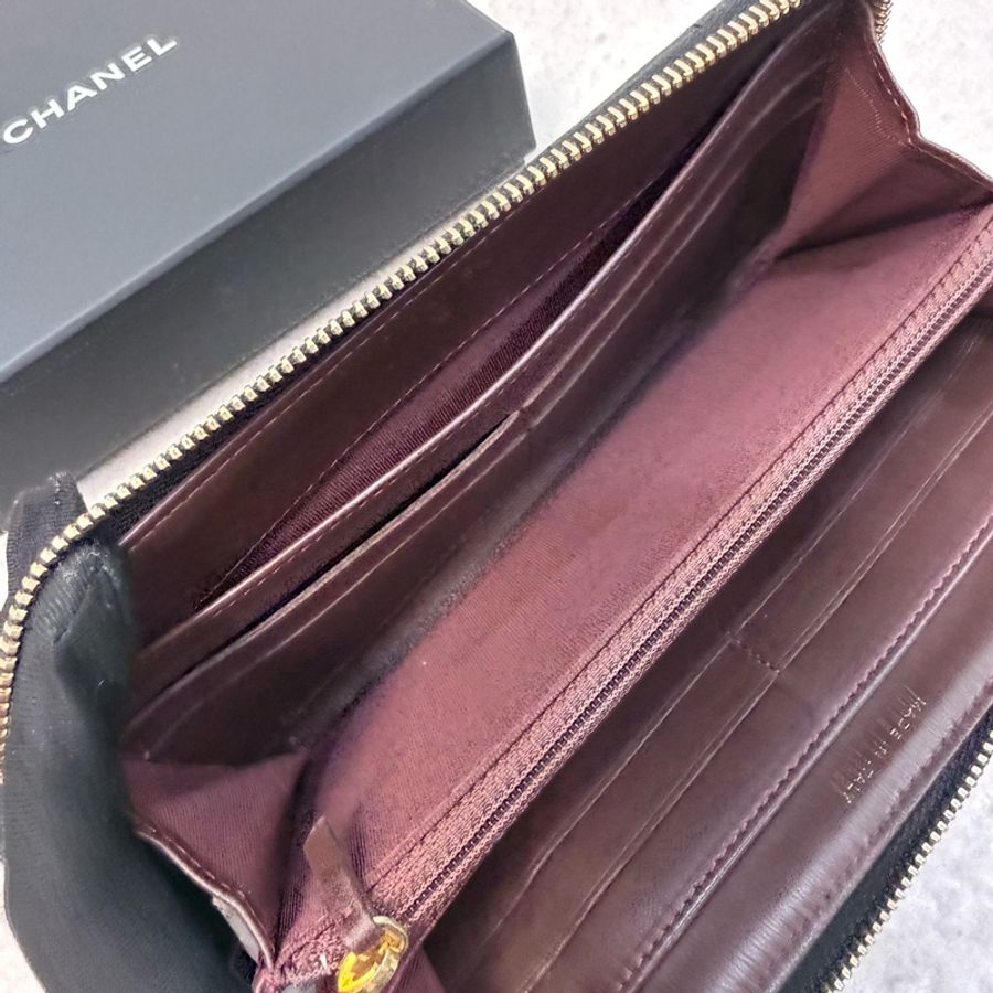 Chanel 黑羊皮金釦8卡ㄇ拉長夾-23