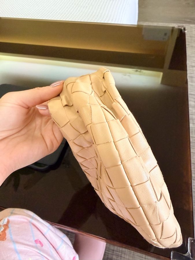 Bottega Veneta Mini Jodie Neutral Bv經典編織小羊皮手提包-3