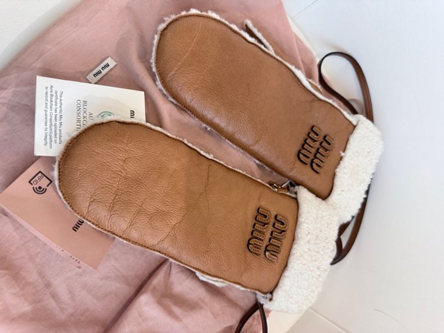MIU MIU✨羊羔毛皮一體皮革手套-2