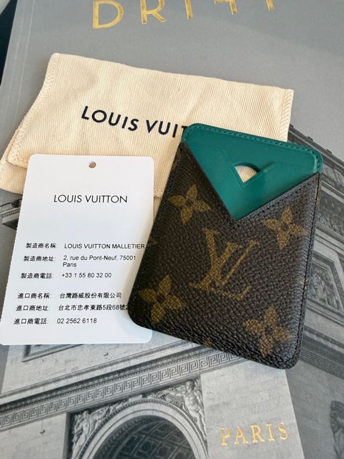 Louis Vuitton✨LV M27495手機磁吸式卡包-0