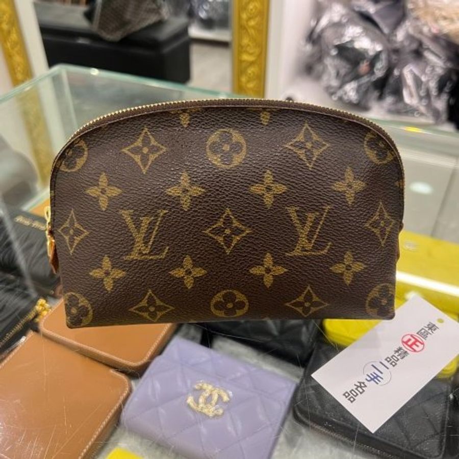東區正精品㊣LV M47515 Pochette 字紋老花拉鍊貝殼包化妝包 RZ6555-0