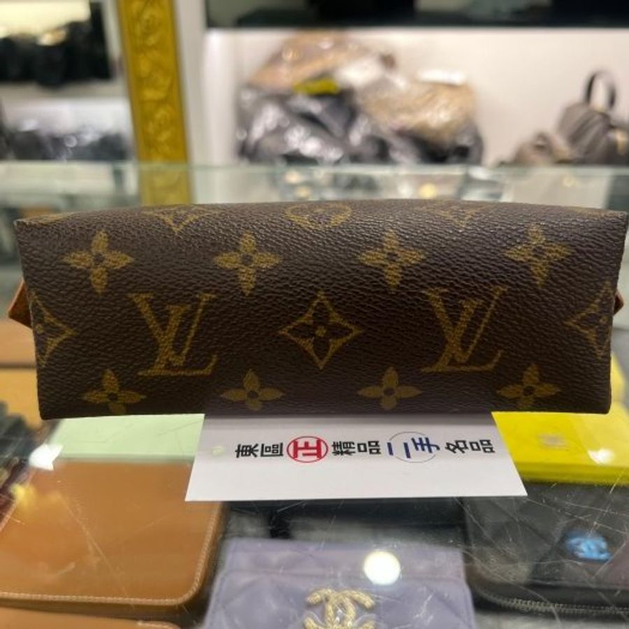 東區正精品㊣LV M47515 Pochette 字紋老花拉鍊貝殼包化妝包 RZ6555-1