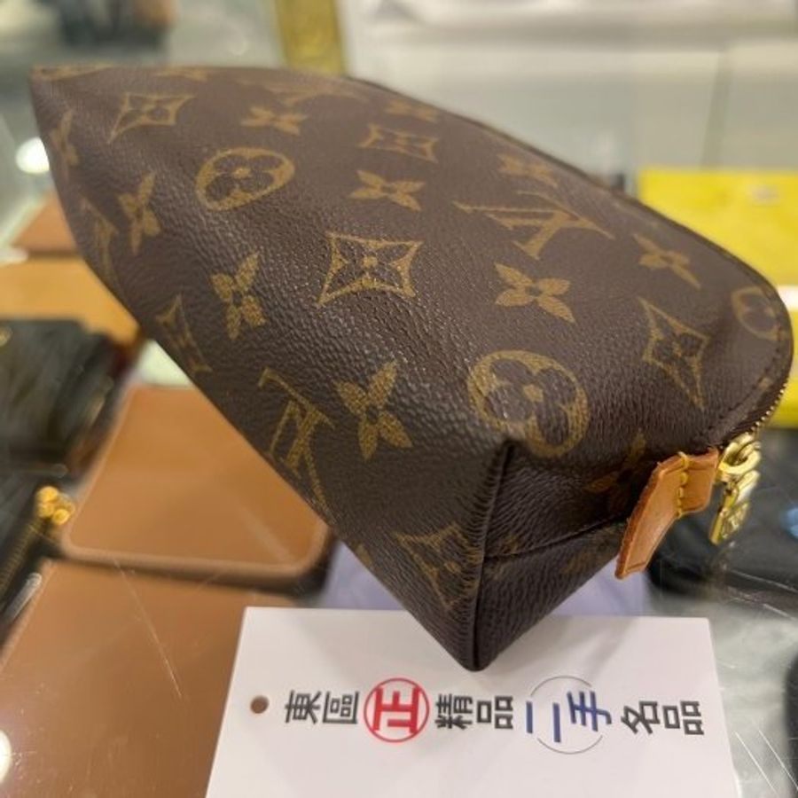 東區正精品㊣LV M47515 Pochette 字紋老花拉鍊貝殼包化妝包 RZ6555-2