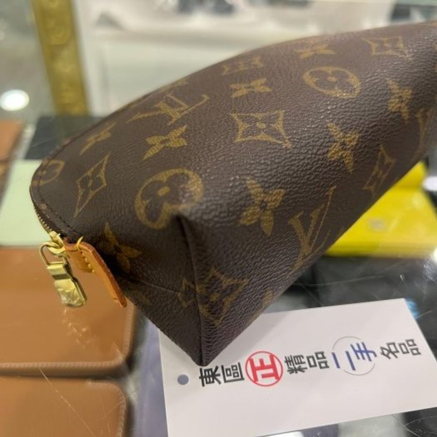 東區正精品㊣LV M47515 Pochette 字紋老花拉鍊貝殼包化妝包 RZ6555-3