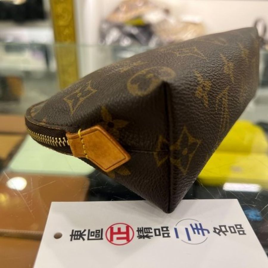 東區正精品㊣LV M47515 Pochette 字紋老花拉鍊貝殼包化妝包 RZ6555-4
