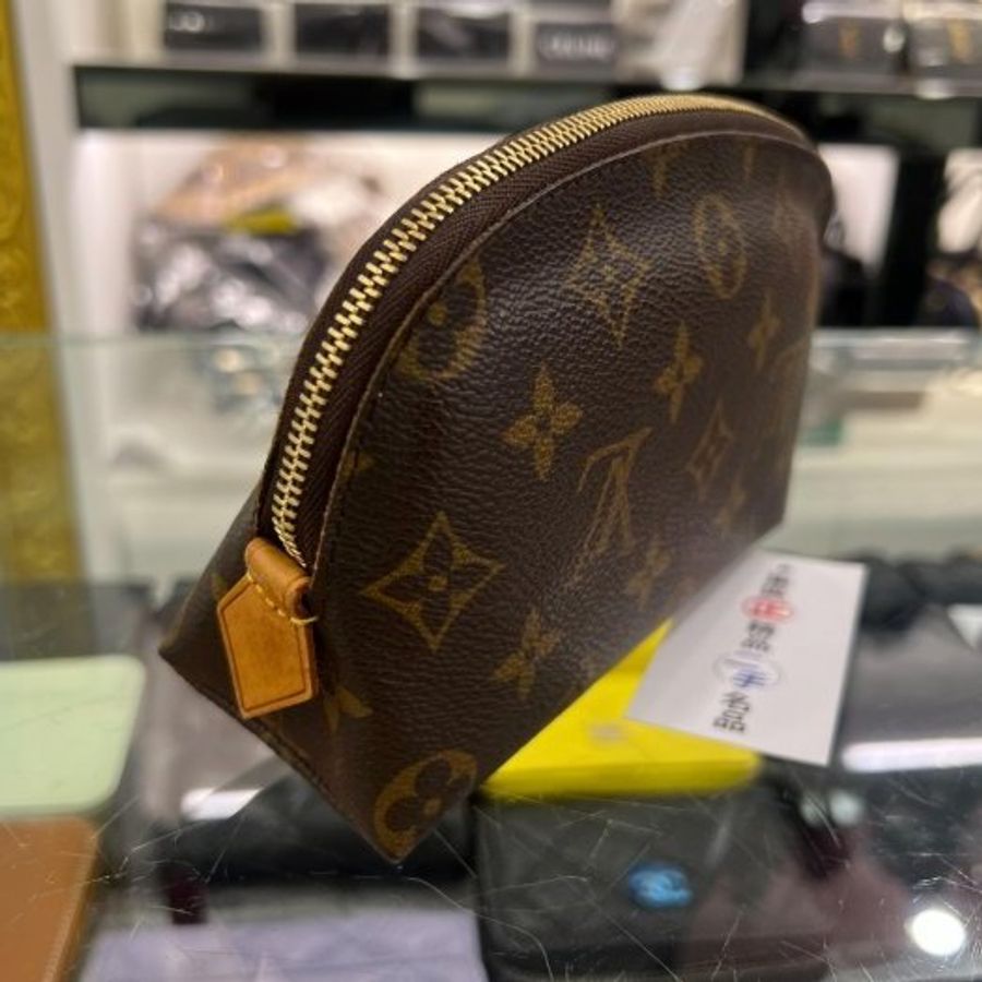 東區正精品㊣LV M47515 Pochette 字紋老花拉鍊貝殼包化妝包 RZ6555-8