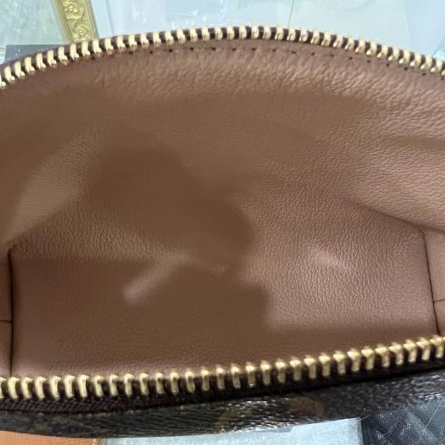 東區正精品㊣LV M47515 Pochette 字紋老花拉鍊貝殼包化妝包 RZ6555-9
