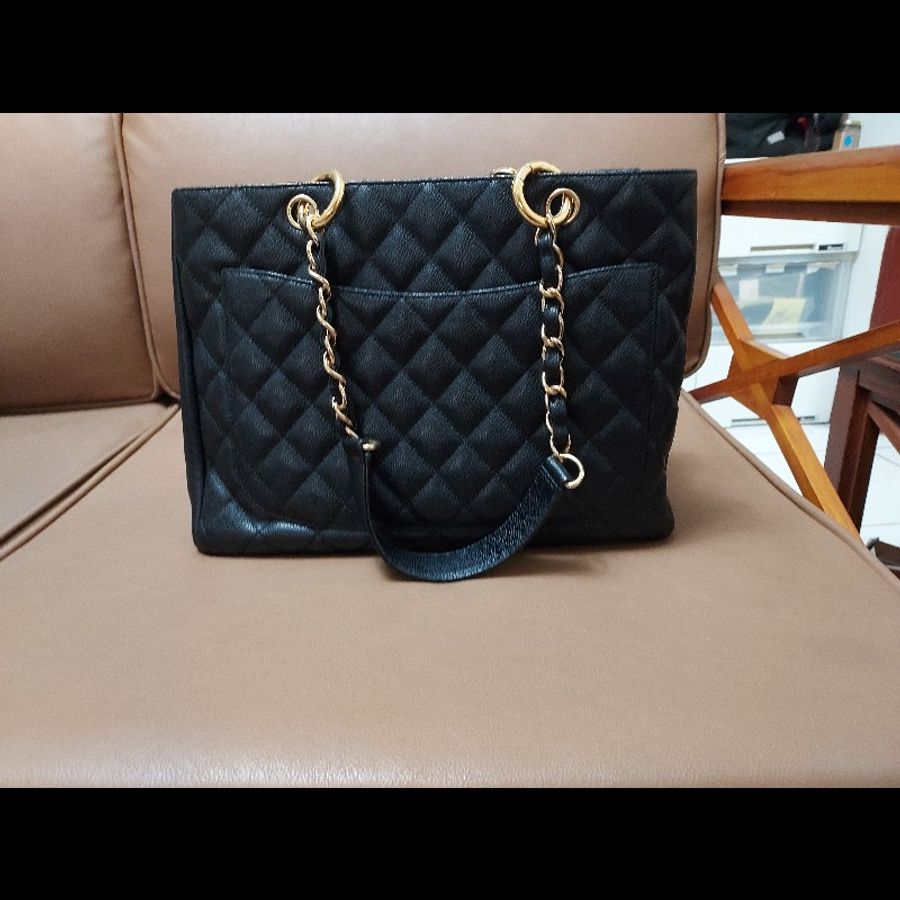 Chanel GST黑金荔枝紋牛皮托特包-1