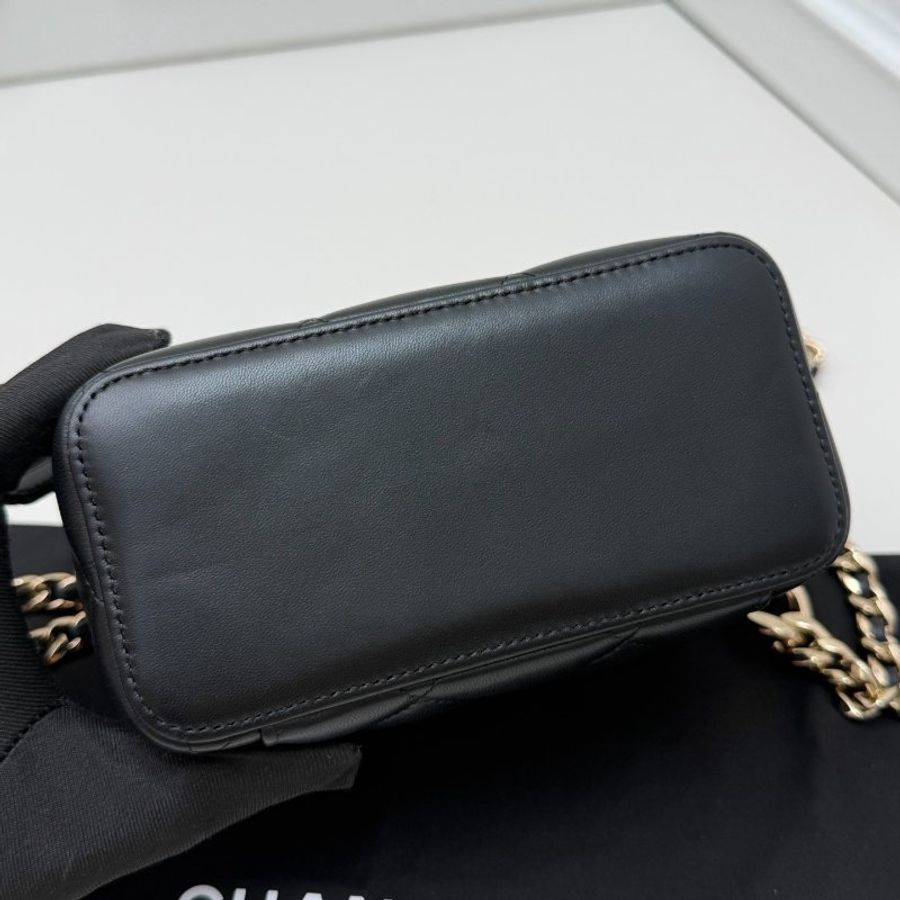 香奈兒/Chanel 黑金羊皮琺瑯扣鏈條化粧包-7