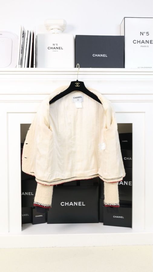 Chanel 06年高级手工坊系列奶白色蓝红滚边琉璃扣四口袋外套半裙套装-2