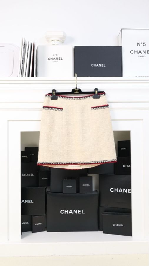 Chanel 06年高级手工坊系列奶白色蓝红滚边琉璃扣四口袋外套半裙套装-4