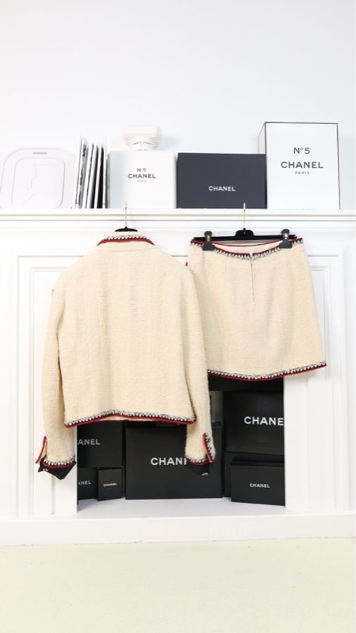 Chanel 06年高级手工坊系列奶白色蓝红滚边琉璃扣四口袋外套半裙套装-9