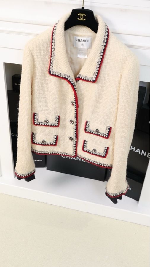 Chanel 06年高级手工坊系列奶白色蓝红滚边琉璃扣四口袋外套半裙套装-11