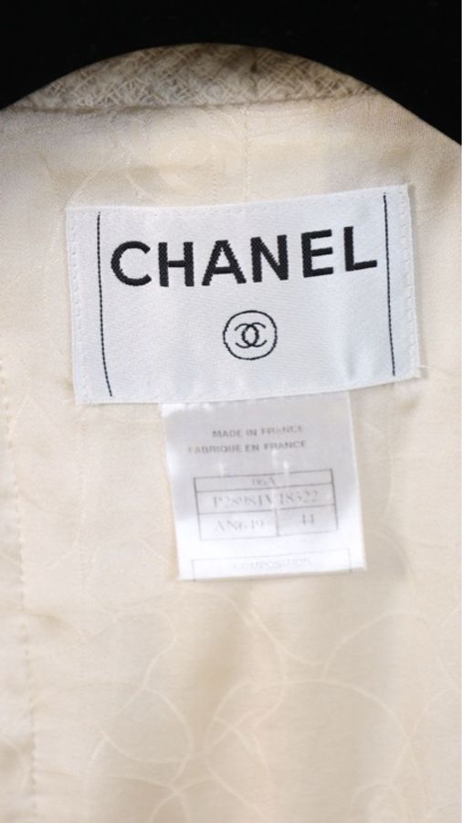 Chanel 06年高级手工坊系列奶白色蓝红滚边琉璃扣四口袋外套半裙套装-23