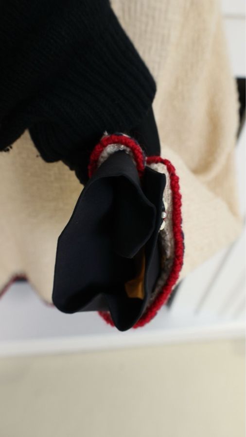 Chanel 06年高级手工坊系列奶白色蓝红滚边琉璃扣四口袋外套半裙套装-26