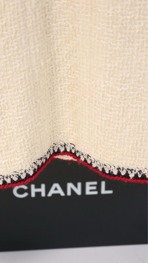 Chanel 06年高级手工坊系列奶白色蓝红滚边琉璃扣四口袋外套半裙套装-29