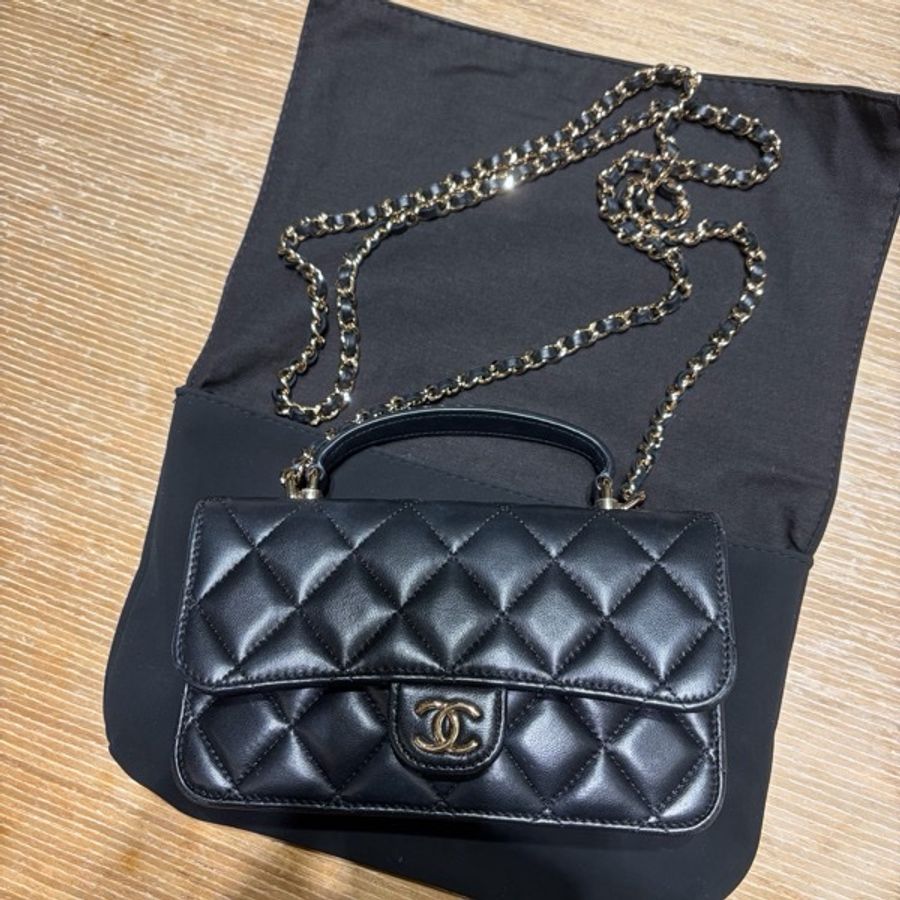 Chanel 香奈兒 Classic Flap經典黑色小包-1