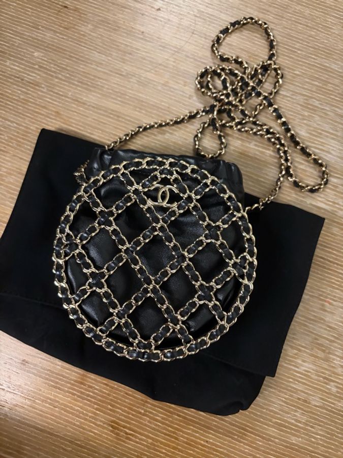 Chanel 圓型硬殼小包-0