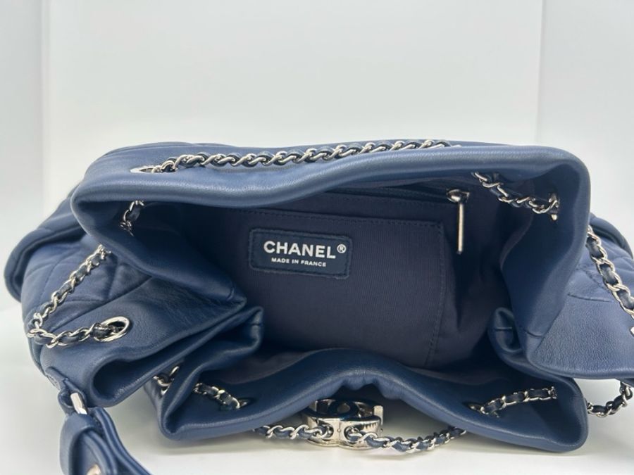 99新香奈儿Chanel 海军蓝菱格小羊皮 抽绳水桶托特包 银扣 38x28x16cm-4