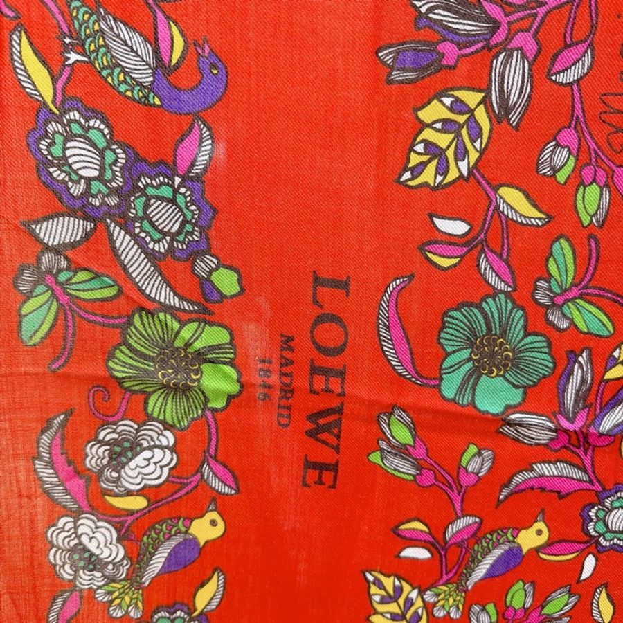 莉亞精品♡ Loewe 小鳥花花紅底大披肩 二手美品-3