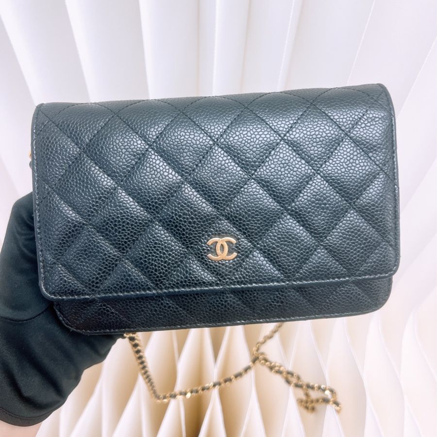 Chanel woc 黑金牛皮鏈條包-1
