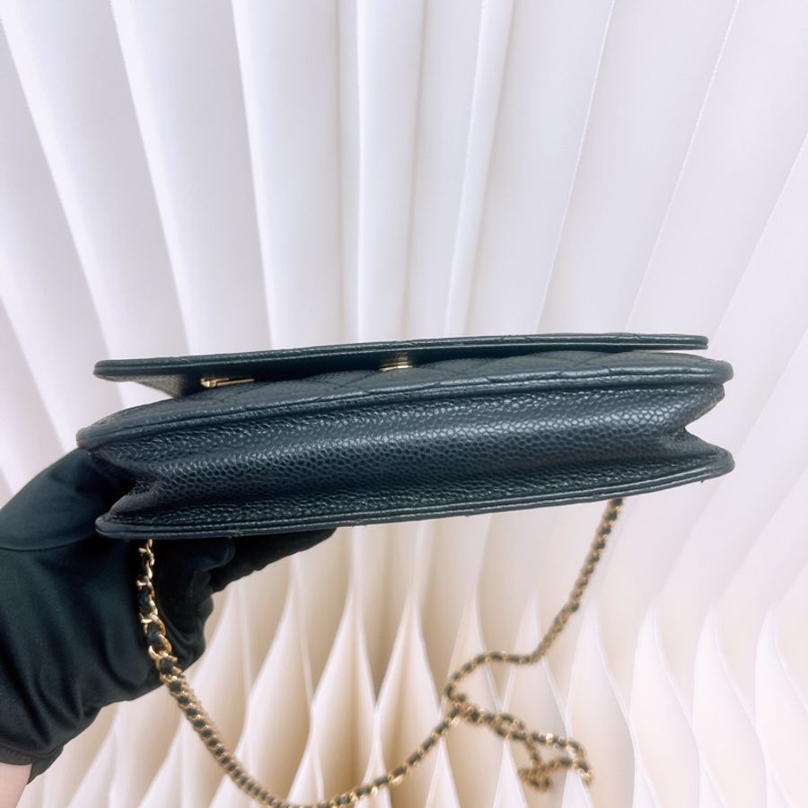 Chanel woc 黑金牛皮鏈條包-3
