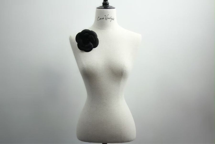 Chanel Vintage 81-85年 絲綢黑色大朵山茶花胸針-1
