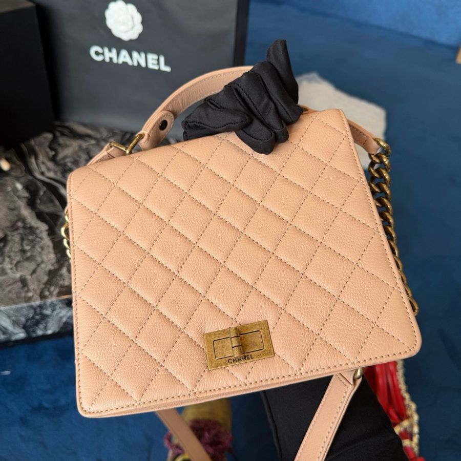 Chanel 香奈兒 裸粉色金扣2.55 handle 手提斜挎包 17開帶卡-5