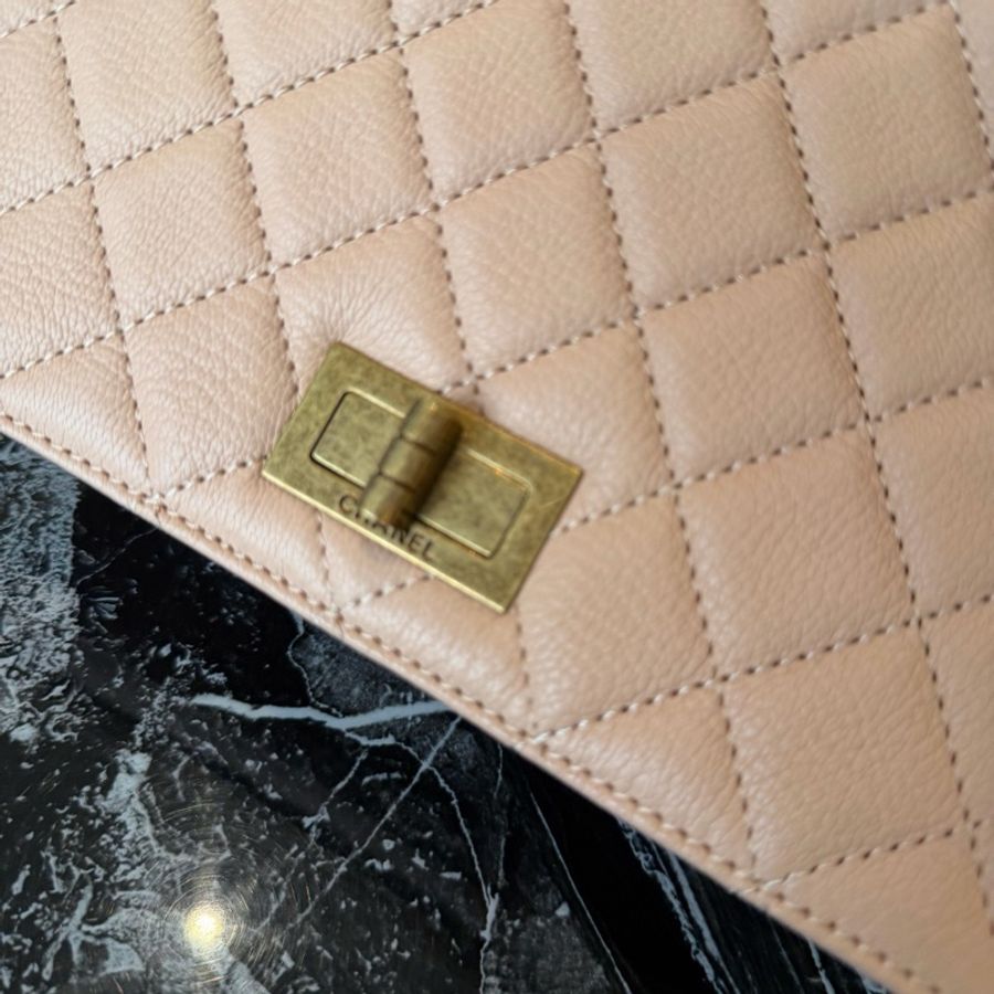 Chanel 香奈兒 裸粉色金扣2.55 handle 手提斜挎包 17開帶卡-10