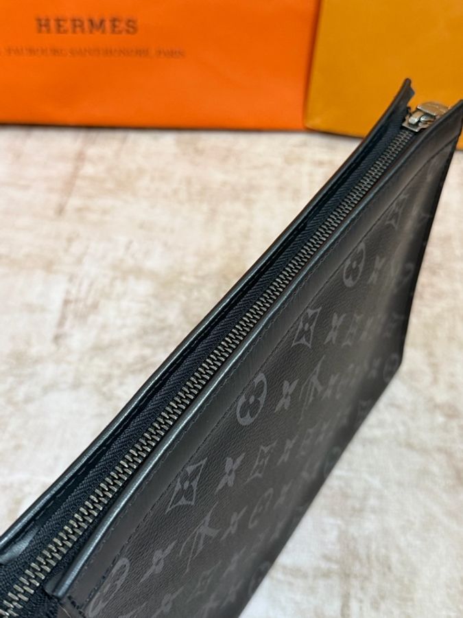 ⭐️五星推薦⭐️ LV 男士手拿包 晶片款 M61692-6