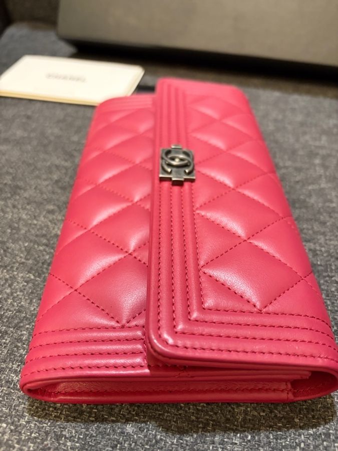 CHANEL 專櫃正品 A80286 26開 桃紅 BOY長夾 發財包-2