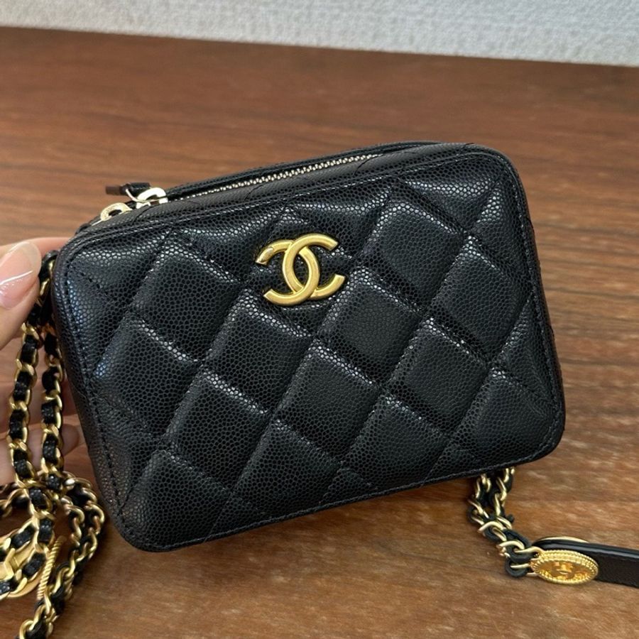 Chanel香奈兒22a 高級手工坊系列 金幣相機包 黑色金扣魚子醬牛皮 芯片款 無附件-0