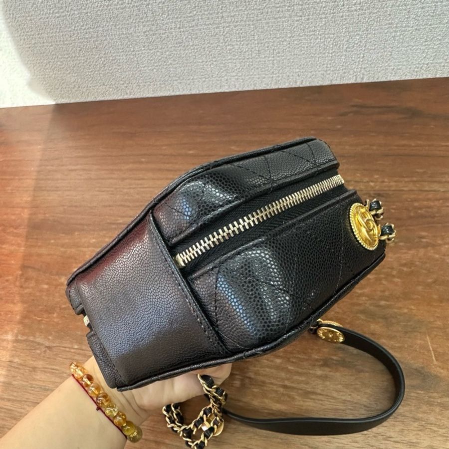 Chanel香奈兒22a 高級手工坊系列 金幣相機包 黑色金扣魚子醬牛皮 芯片款 無附件-4