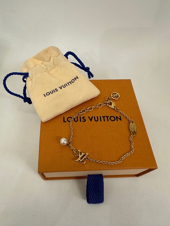 Lv 金色lconicLouisa珍珠吊飾可調手鏈-0