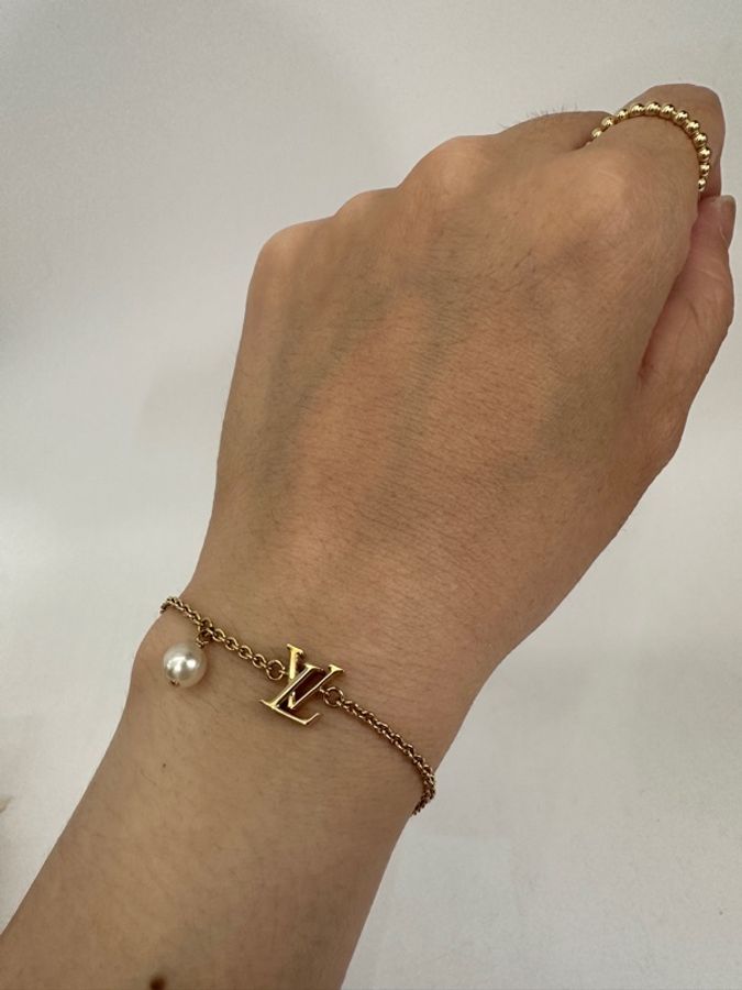 Lv 金色lconicLouisa珍珠吊飾可調手鏈-1