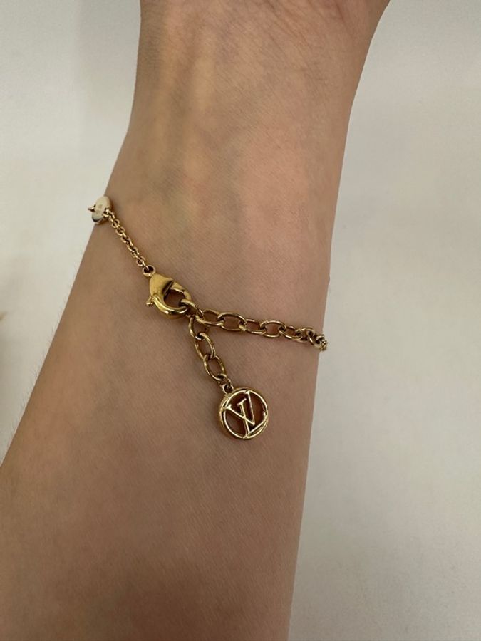 Lv 金色lconicLouisa珍珠吊飾可調手鏈-3