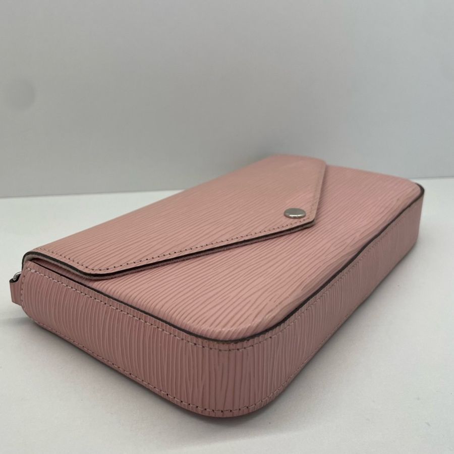 Louis Vuitton 路易威登 櫻花粉色水波紋三合一鏈條包woc 銀扣 尺寸:21*12-4