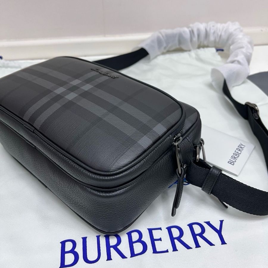 Burberry city bag-1