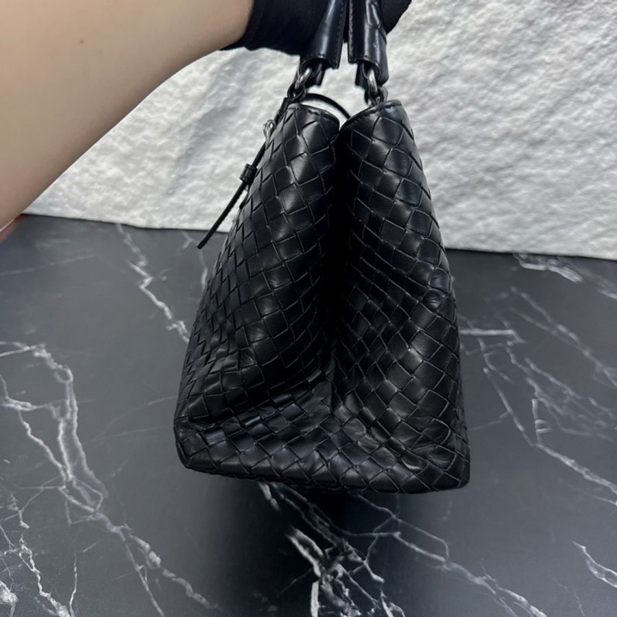Bottega Veneta葆蝶家 黑色新款寬肩帶羅馬-2