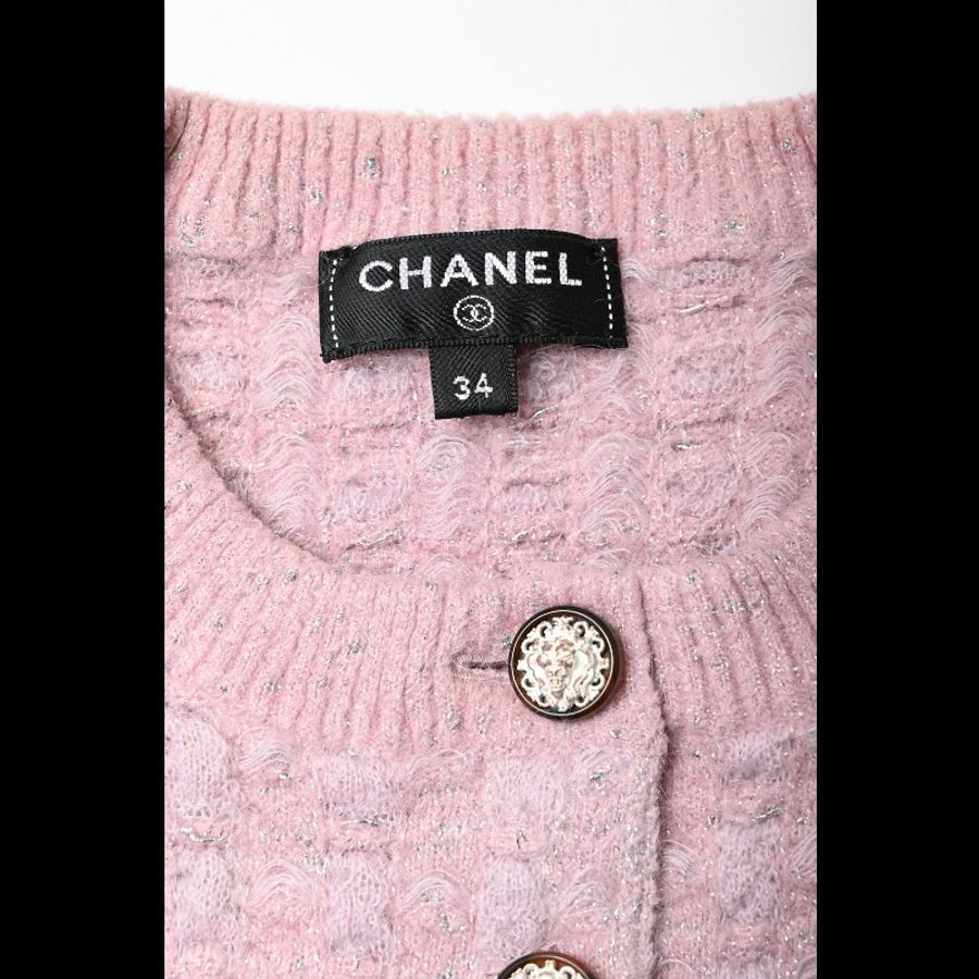Chanel 17年粉色马海毛狮头扣针织开衫上衣外套半裙套装-12