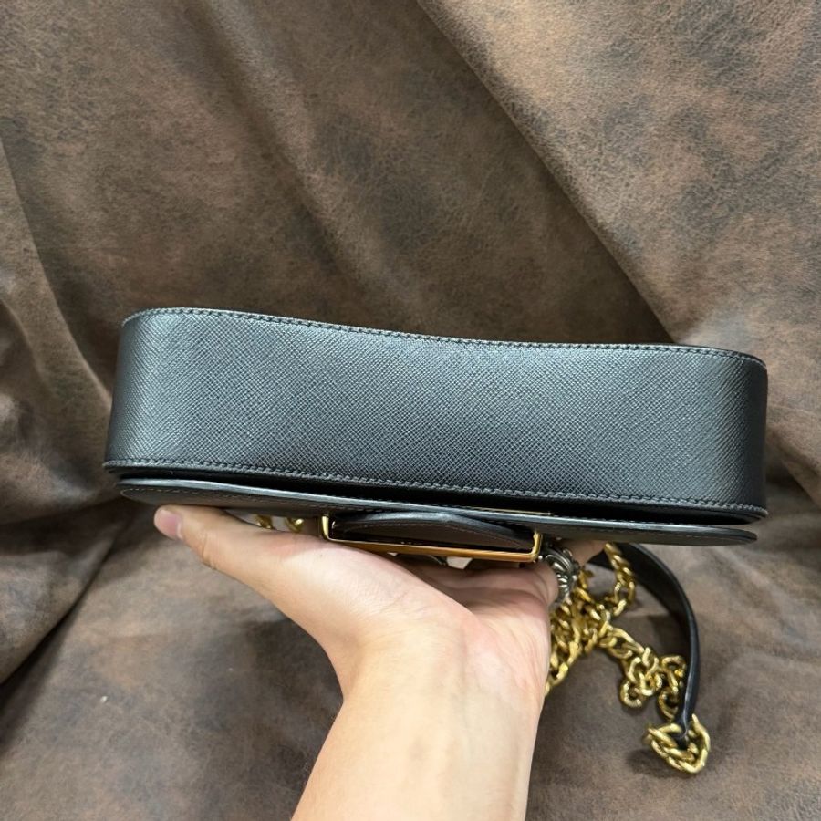 Prada 普拉達 屁股包 黑金 附發票-6