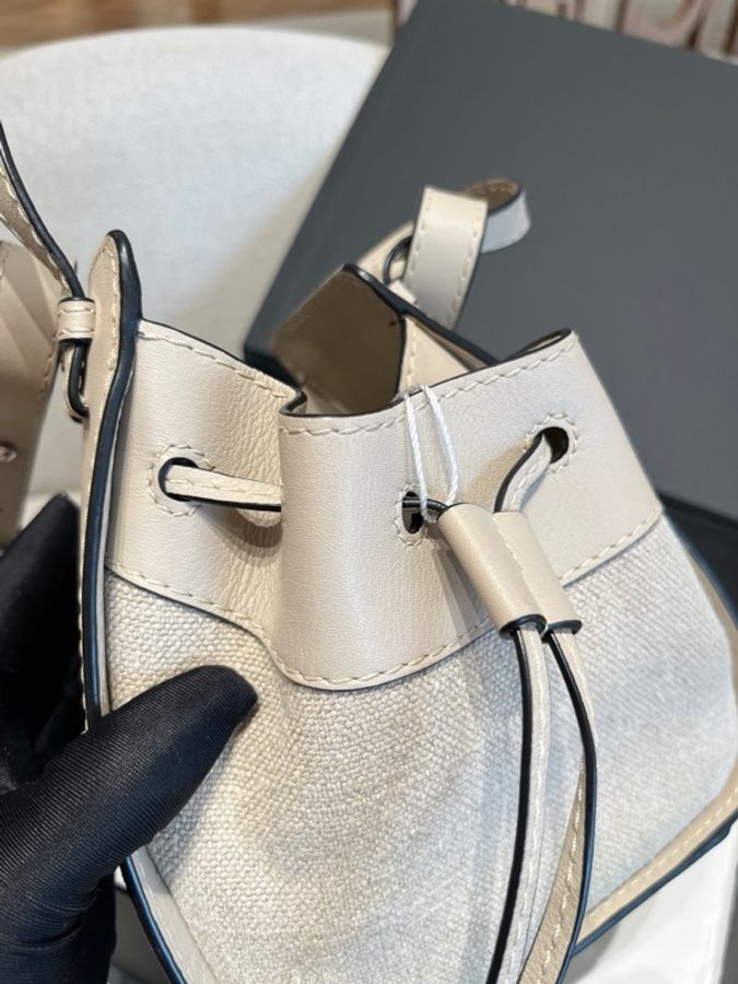 Loewe羅意威mini吊床單肩包 新 17*20*10-6