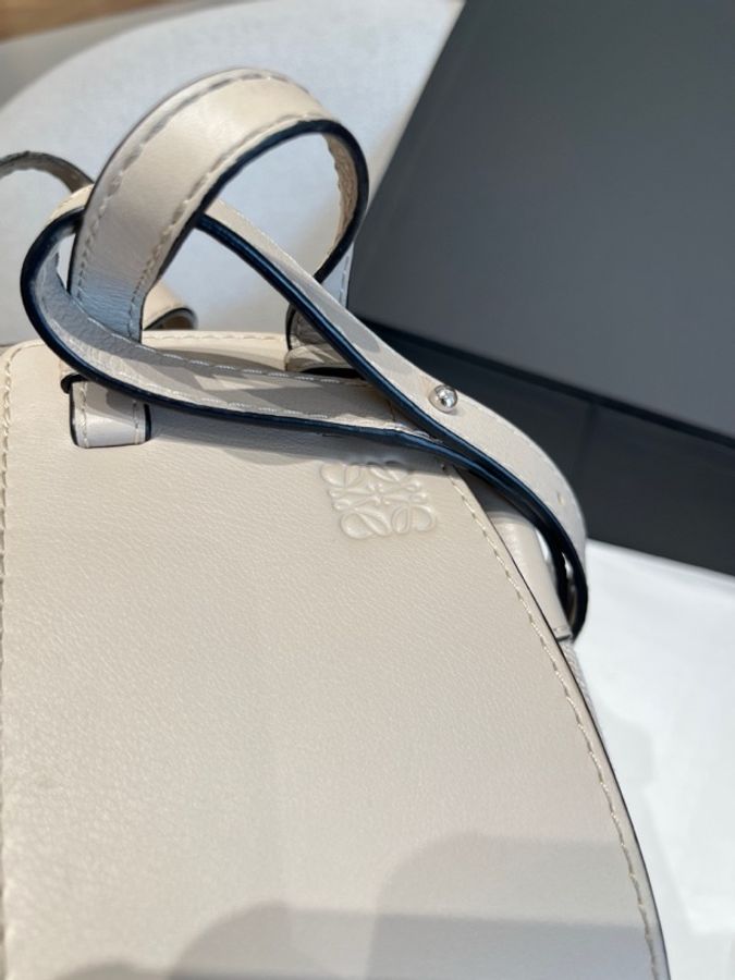 Loewe羅意威mini吊床單肩包 新 17*20*10-8